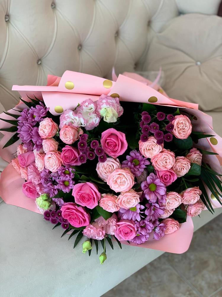 Букет цветов из: Хризантемы, Розы и Лизиантусы в Смышляевка