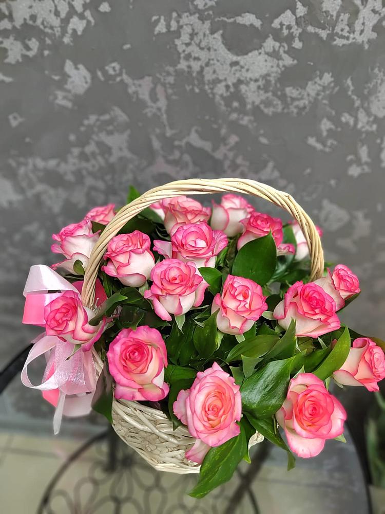 Цветочная композиция из Розы в корзине в Смышляевка