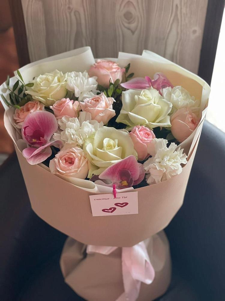 Букет цветов из: Орхидеи, Розы и Гвоздики в Смышляевка