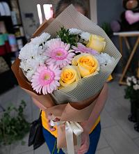 Букет цветов из:  Герберы, Розы и Хризантемы в Смышляевка