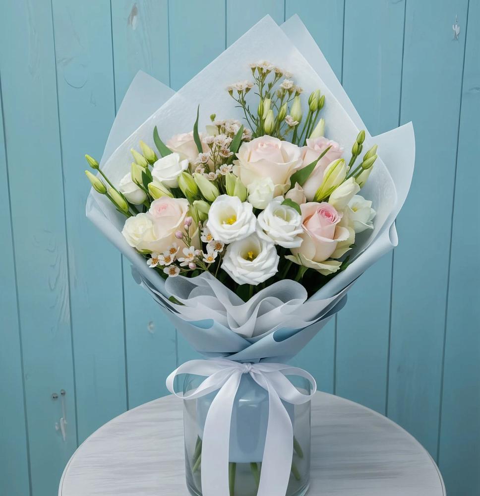 Букет цветов из: Розы и Лизиантусы в Смышляевка