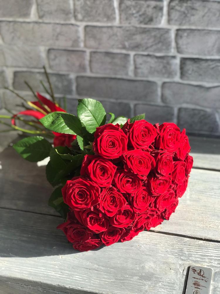 Букет Красные розы Фридом в Смышляевка