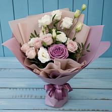 Букет цветов из:  Розы и Лизиантусы в Смышляевка