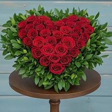 Цветочная композиция из Розы в виде сердца в Смышляевка