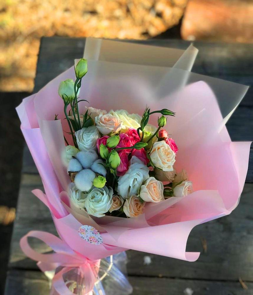 Букет цветов из: Розы и Лизиантусы в Смышляевка