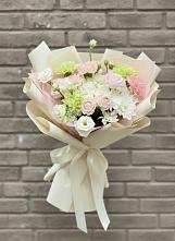 Букет цветов из:  Гвоздики, Розы, Лизиантусы и Хризантемы в Смышляевка