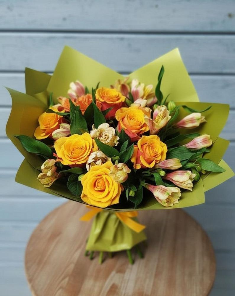 Букет цветов из: Альстромерии и Розы в Смышляевка