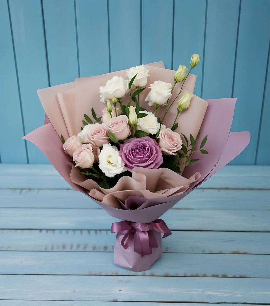 Букет цветов из: Розы и Лизиантусы в Смышляевка